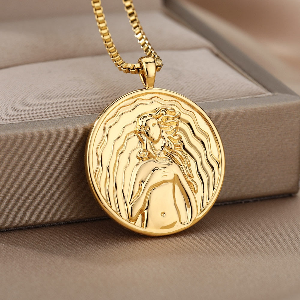 Gold Pendant Necklace